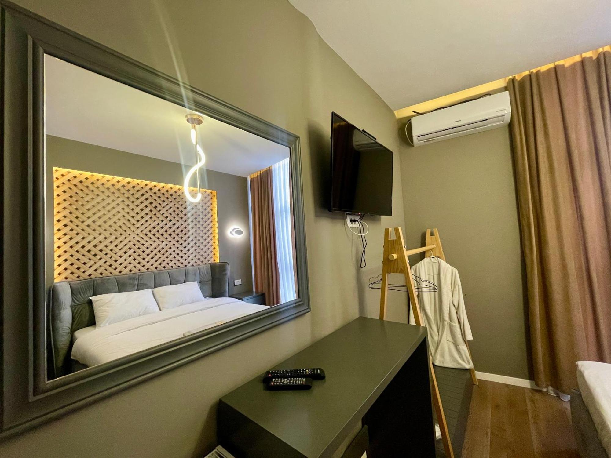 Grand Jnk Boutique Hotel Kukes エクステリア 写真