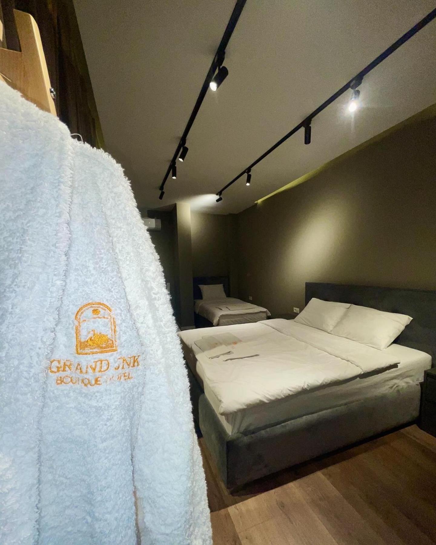 Grand Jnk Boutique Hotel Kukes エクステリア 写真