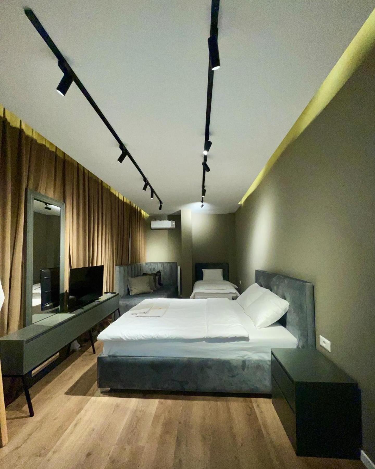 Grand Jnk Boutique Hotel Kukes エクステリア 写真