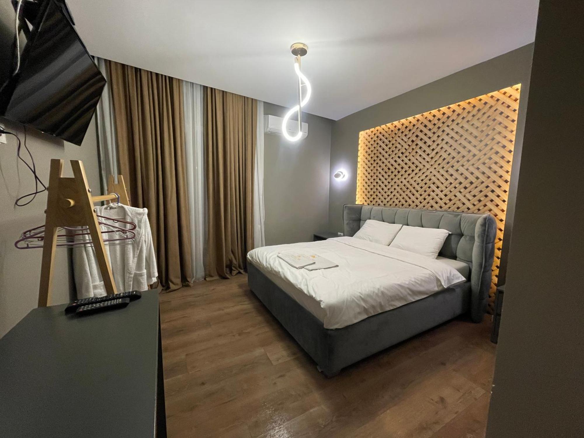 Grand Jnk Boutique Hotel Kukes エクステリア 写真