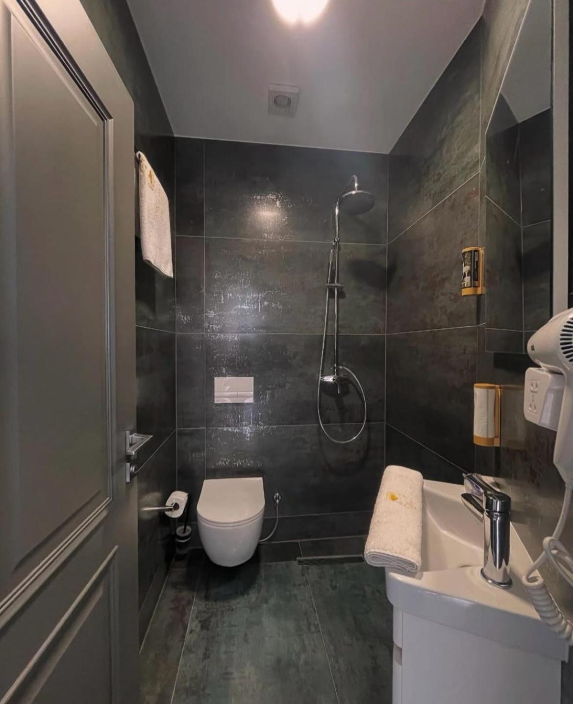 Grand Jnk Boutique Hotel Kukes エクステリア 写真