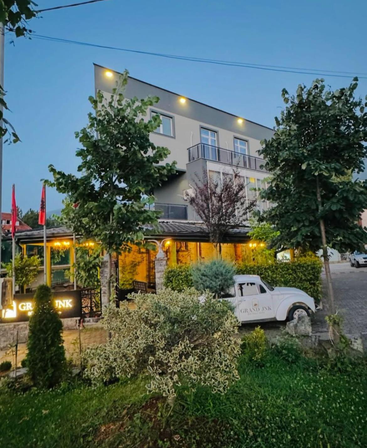 Grand Jnk Boutique Hotel Kukes エクステリア 写真